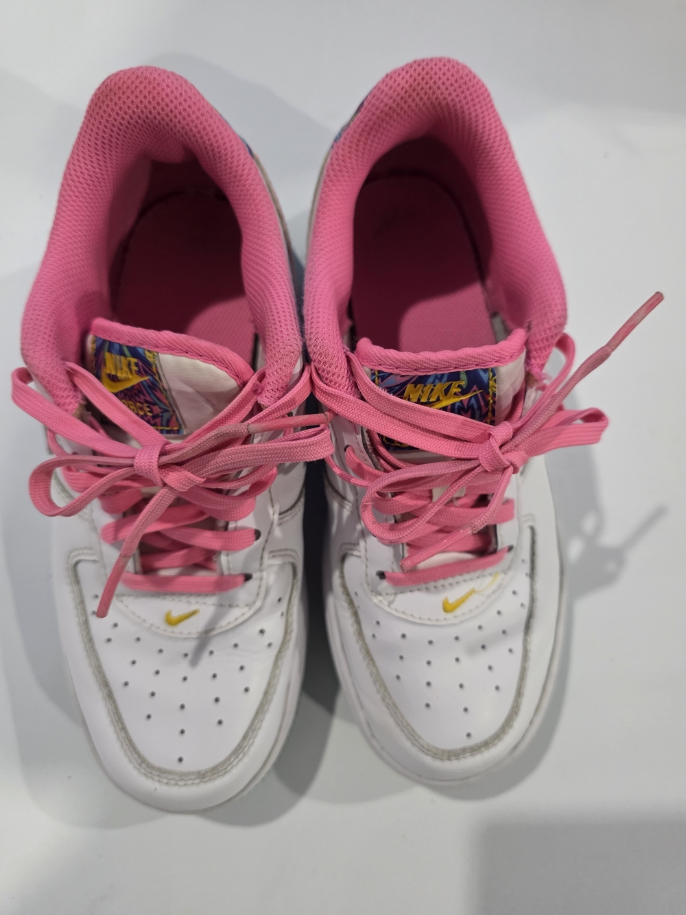 Nike Kids White and Pink Low-Top Sneakers